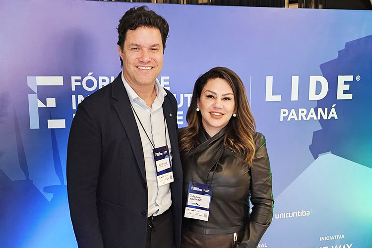 Dayane Sovinski participa de Fórum com foco no desenvolvimento regional