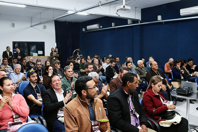 Paraná avança na internacionalização da erva-mate com novas parcerias