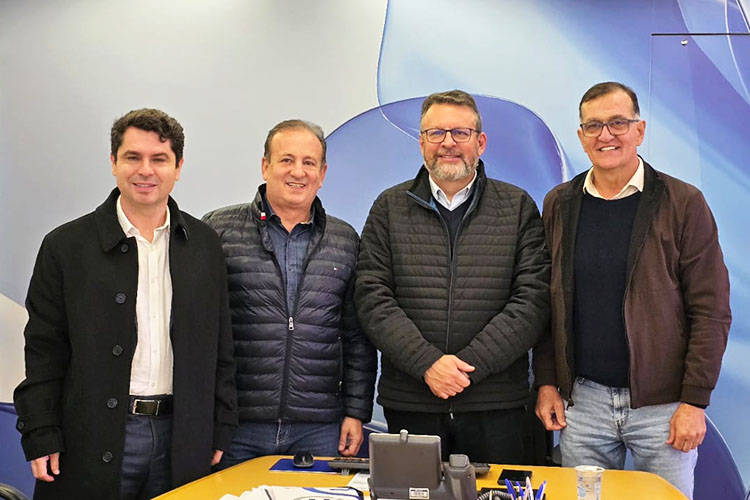 Rildo cumpre agenda em Curitiba e busca investimentos em saneamento e pavimentação para Tibagi