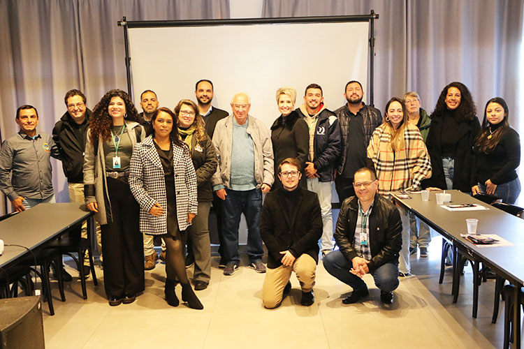 Castro planeja fortalecimento do turismo em parceria com municípios da região