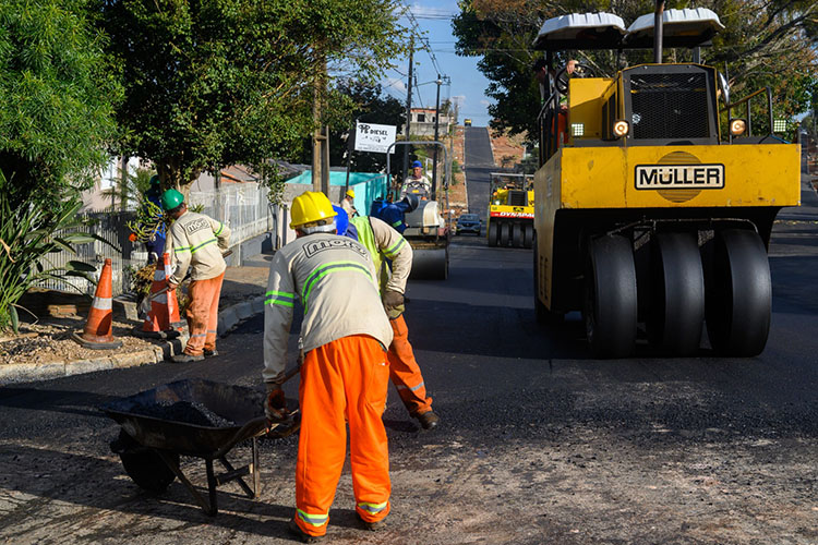Asfalto chega à Vila Raquel em PG com investimentos de R$ 7 milhões