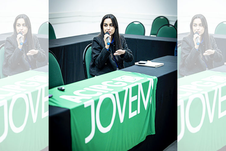 ACIPG Jovem recebe secretária Faynara Merege