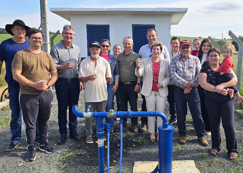 Inauguração de poço artesiano garante água potável para famílias de Itaiacoca