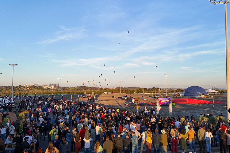Segunda maior copa de balonismo do Brasil movimenta turismo em Castro e região