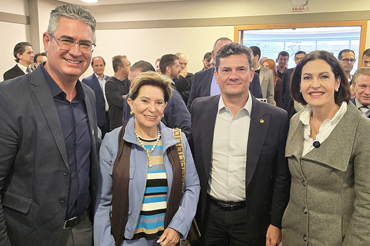 Elizabeth e Julio Küller participam de ato de filiação de Cristina Graeml ao União Brasil