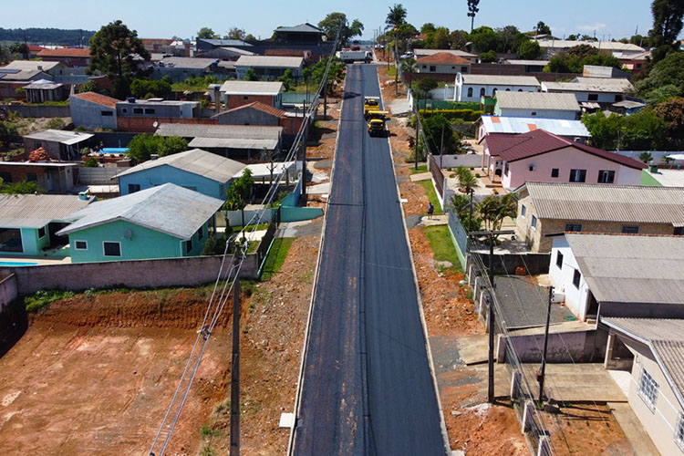 Obras de pavimentação avançam rapidamente na Vila Borato em PG