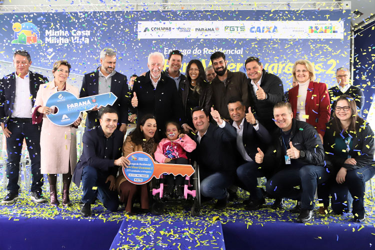 Ratinho Junior entrega Condomínio do Idoso com 40 unidades e piscina térmica em Ponta Grossa