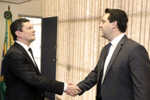 Racha no PSD fortalece Sergio Moro